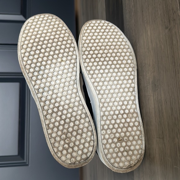 Sam Edelman Leila 2 Women’s Stars And Moon Embellished Black Sneaker - Picture 6 of 6